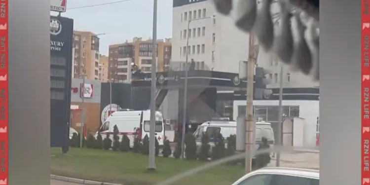 В Рязани на Солотчинском шоссе засняли скопление машин экстренных служб