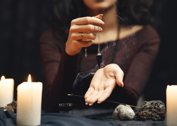 В Госдуме предложили запретить шоу «Битва экстрасенсов»