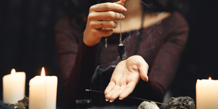 В Госдуме предложили запретить шоу «Битва экстрасенсов»