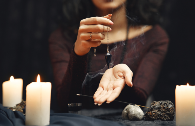 В Госдуме предложили запретить шоу "Битва экстрасенсов"