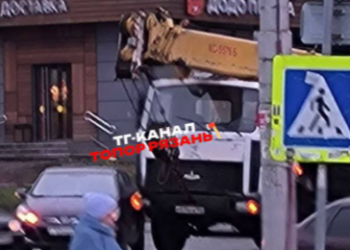 На улице Новоселов произошло ДТП с участием автокрана