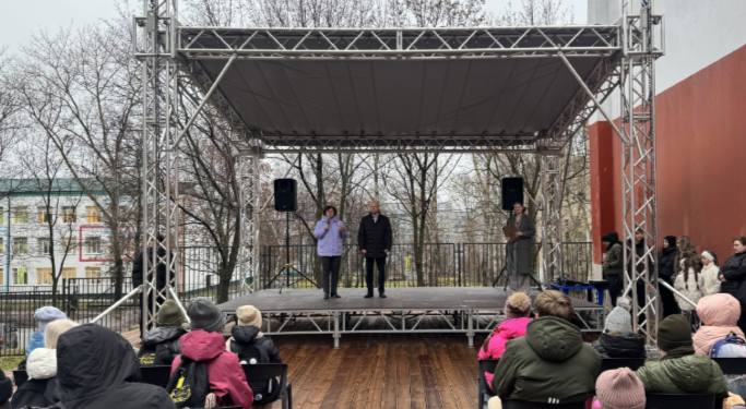 Для рязанцев открыли досуговую площадку около Дворца молодежи