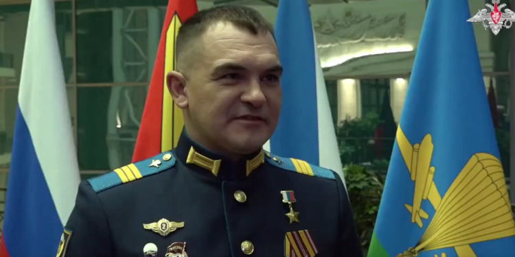 Малков поздравил рязанца Егора Николаева с полученным званием Героя России Малков поздравил рязанца Егора Николаева с полученным званием Героя России