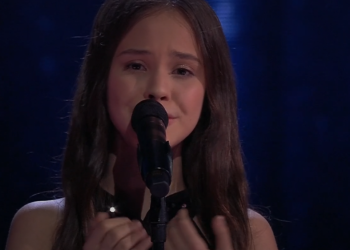12-летняя рязанка Виктория Захарова выступила в финале шоу "Голос. Дети" 12-летняя рязанка Виктория Захарова выступила в финале шоу «Голос. Дети»