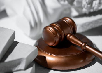 Рязанский суд приостановил рассмотрение дела об организации убийства бизнесмена Громова Рязанский суд приостановил рассмотрение дела об организации убийства бизнесмена Громова