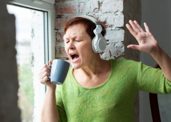 Россиянам рассказали, как бороться с шумными соседями