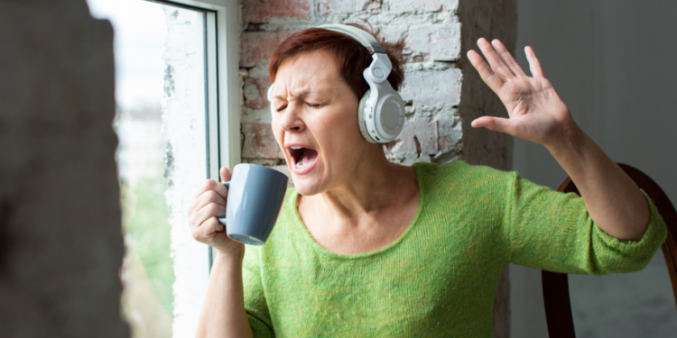 Россиянам рассказали, как бороться с шумными соседями