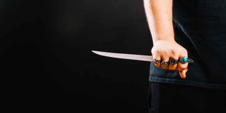 В рязанском Ухолове женщина чуть не зарезала подругу из-за любовника