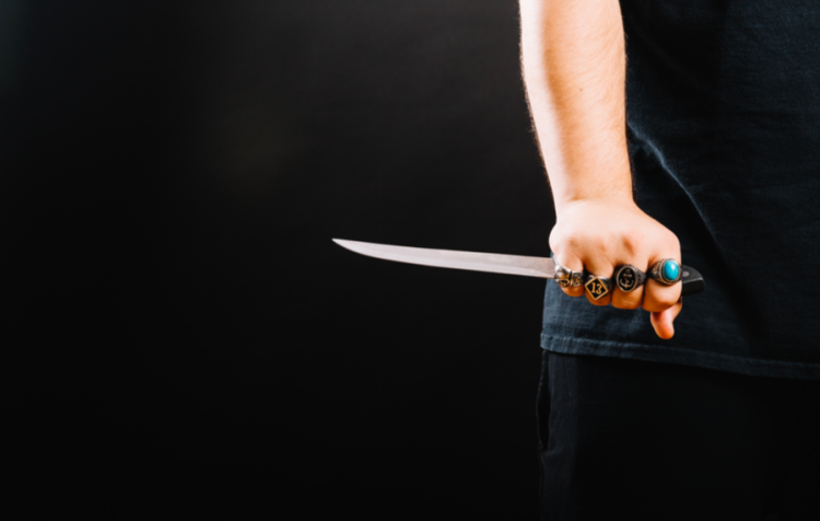 В рязанском Ухолове женщина чуть не зарезала подругу из-за любовника