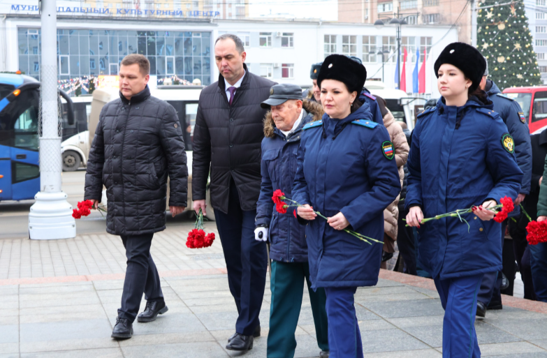 На рязанской площади Победы почтили память погибших в битве под Москвой
