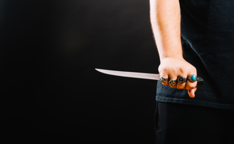 В Шацком районе 40-летняя женщина угрожала 19-летнему сыну расправой во время застолья