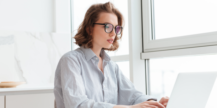 В Госдуме предложили сократить рабочий день до 6 часов В Госдуме предложили сократить рабочий день до 6 часов