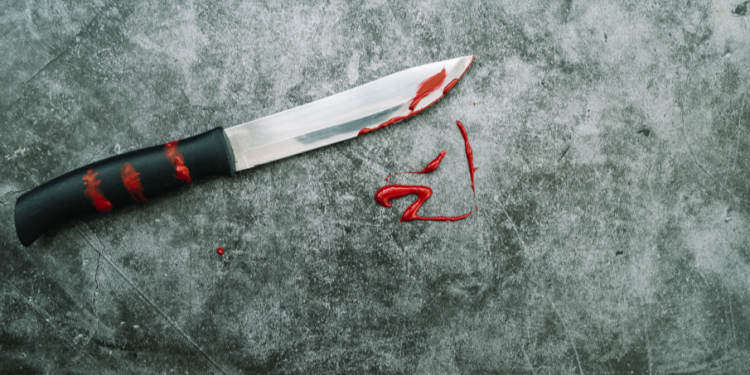 В Москве ученик с ножом напал на инструктора автошколы, пострадавший в реанимации В Москве ученик с ножом напал на инструктора автошколы, пострадавший в реанимации