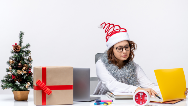 SuperJob: 8% рязанцев встретят Новый год на работе