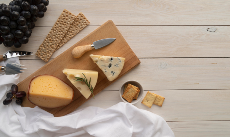 В Рязани сожгли 22 килограмма санкционного сыра из Европы