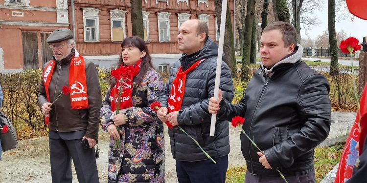 Рязанские коммунисты отпраздновали 107 лет со дня основания Ленинского комсомола