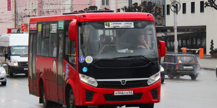 В Рязани с завтрашнего дня изменится движение городских автобусов и троллейбуса