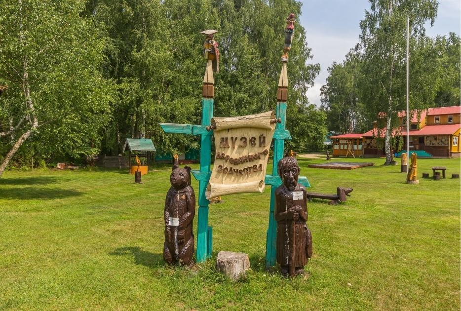 Деревянное зодчество спас клепики. Музей деревянного зодчества спас-Клепики. Лункино музей деревянного зодчества Рязань. Мещерский музей деревянного зодчества Рязанская область. Музей деревянного зодчества им в.п Грошева.