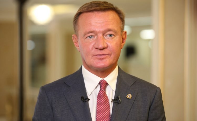 Песков рассказал о реакции Кремля на самоубийство экс-главы Минтранса РФ Старовойта