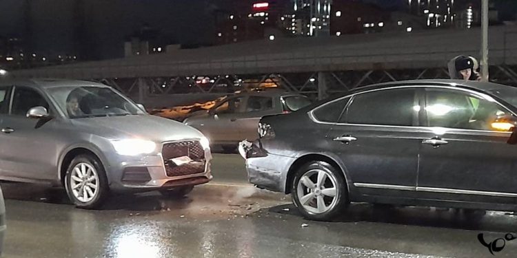 В центре Рязани столкнулись две легковушки