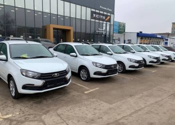 12 рязанцам, пострадавших на производстве, вручили автомобили 12 рязанцам, пострадавших на производстве, вручили автомобили