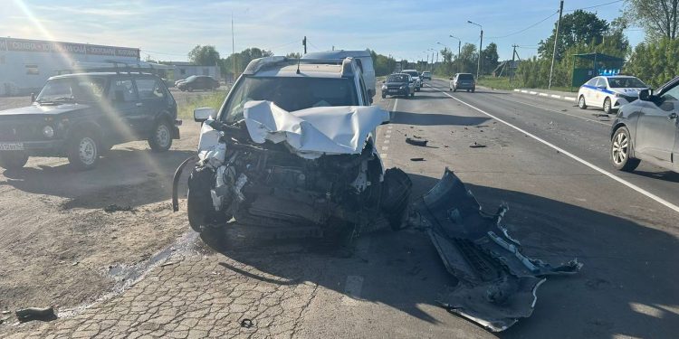 В ДТП в рязанских Дубровичах с участием рейсового автобуса пострадали 4 человека