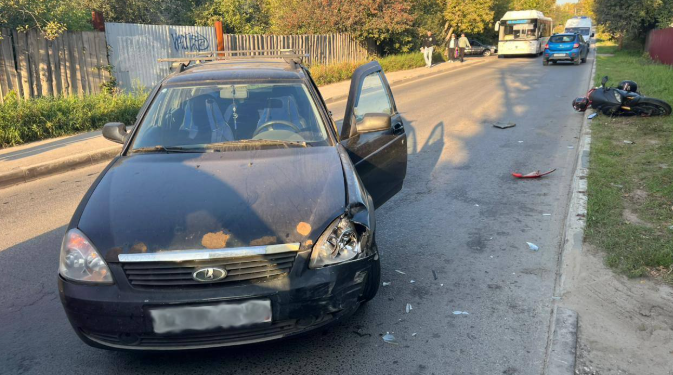 В ДТП на улице 1-я Красная пострадал 27-летний мотоциклист В ДТП на улице 1-я Красная пострадал 27-летний мотоциклист