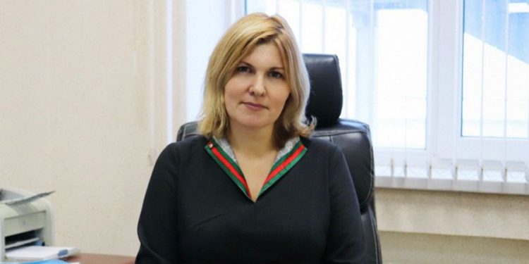 Рязанская чиновница Суворова заявила, что ребенок «кормит сам себя»