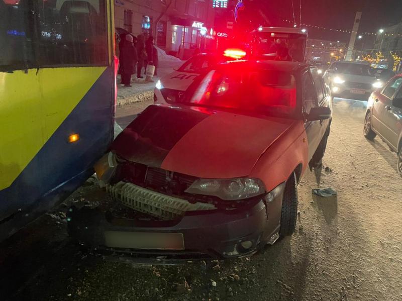 В центре Рязани в ДТП с участием троллейбуса пострадал водитель легковушки