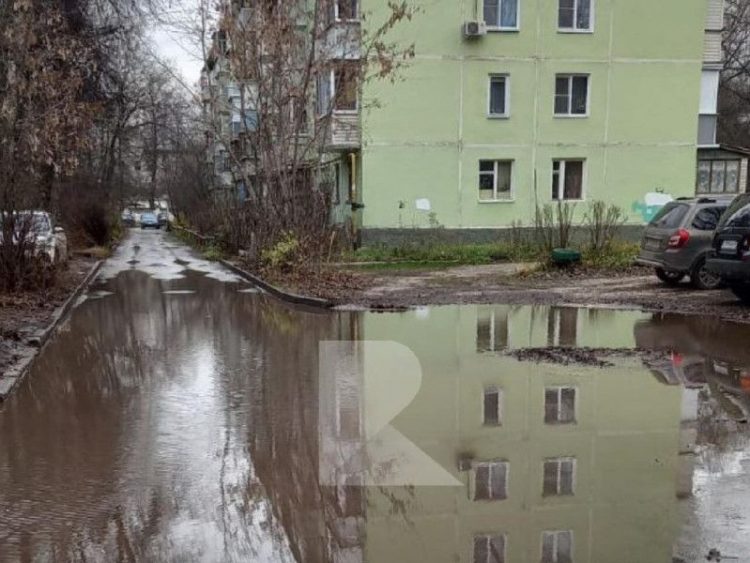 Жители рязанского Приокского пожаловались на дорогу, ведущую к школе №46