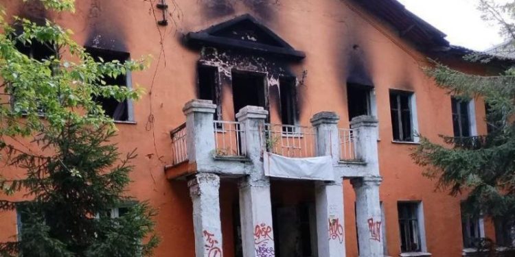 В рязанском микрорайоне Строитель сгорел нежилой дом
