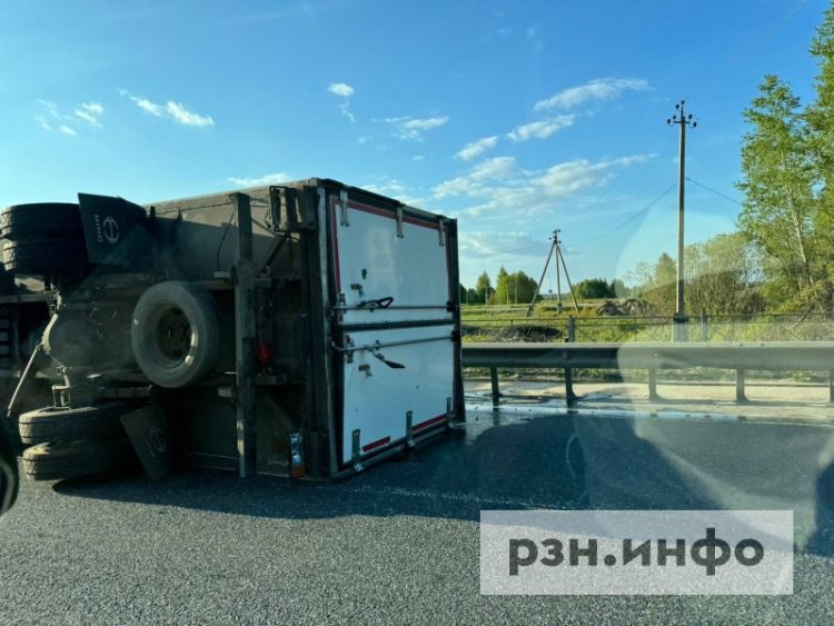 В Шиловском районе столкнулись внедорожник и фура