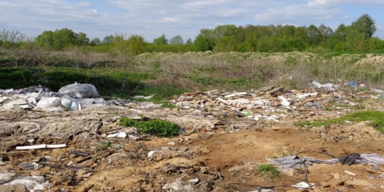 В Спасском районе нашли несанкционированную свалку на площади 4600 квадратных метров В Спасском районе нашли несанкционированную свалку на площади 4600 квадратных метров