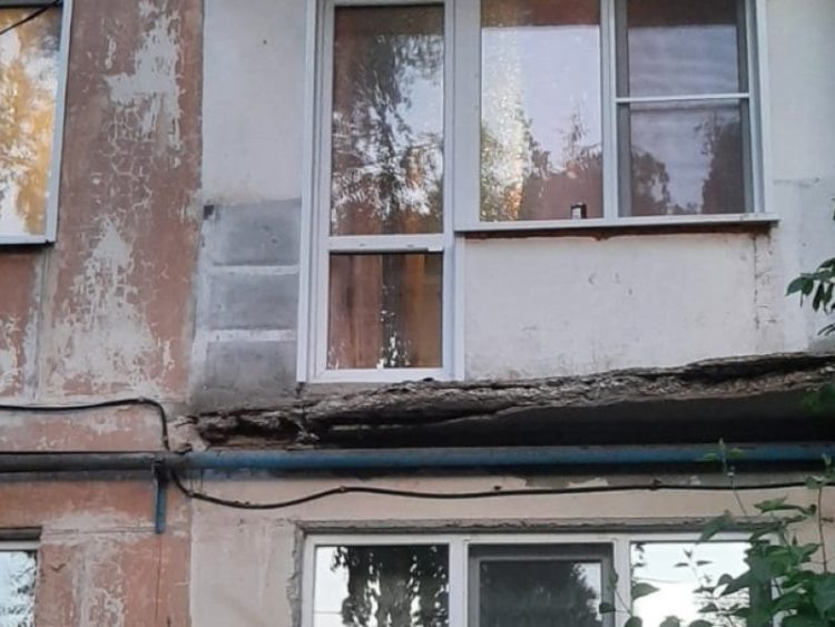 В рязанском Касимове балкон рухнул вместе с женщиной