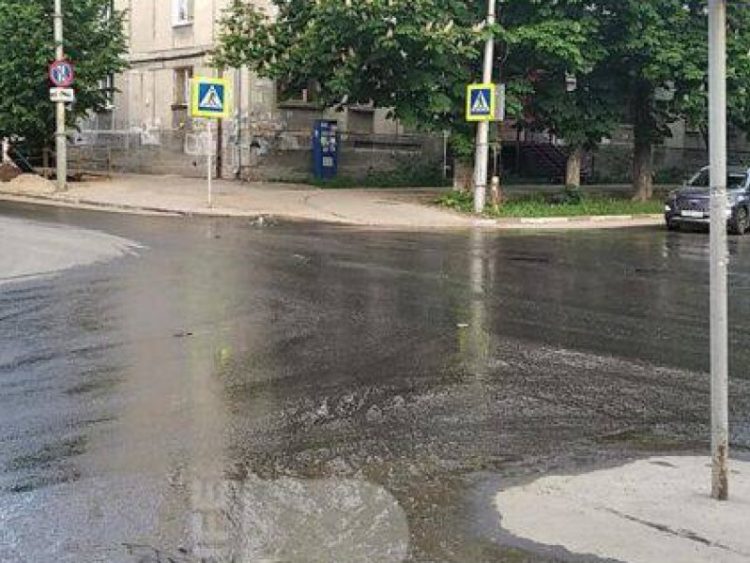 В рязанской Горроще прорвало канализацию