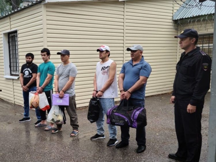 Из Рязанского региона депортировали 5 мигрантов