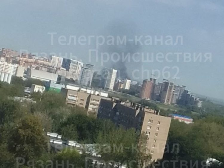 Рязанцы засняли на Московском шоссе столб дыма
