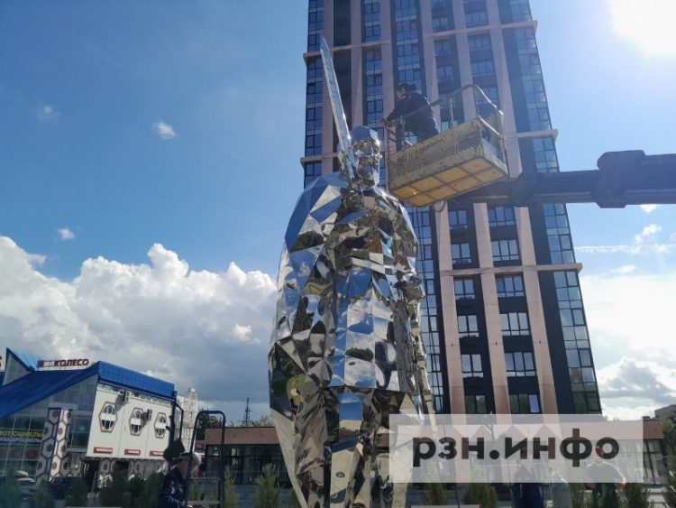 На Московском шоссе появился памятник Олегу Рязанскому