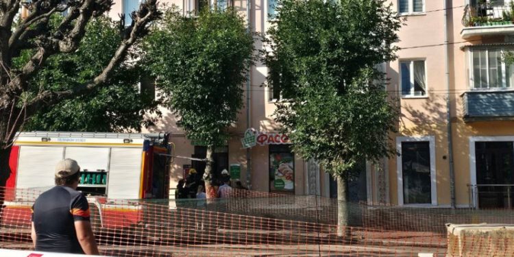 Из горящей многоэтажки на улице Горького эвакуировали 5 человек, в том числе двоих детей