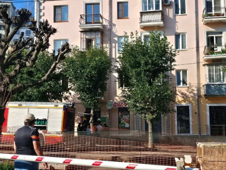 Из горящей многоэтажки на улице Горького эвакуировали 5 человек, в том числе двоих детей