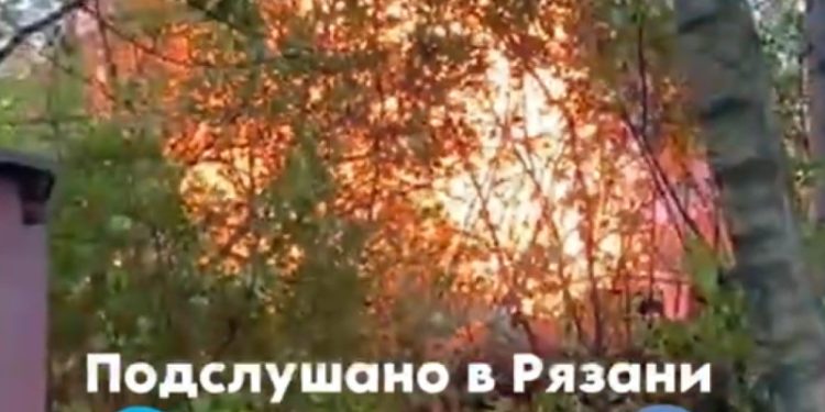 В рязанском поселке Агропром загорелся гаражный кооператив В рязанском поселке Агропром загорелся гаражный кооператив