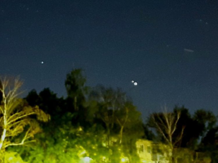 Рязанка запечатлела в небе сближение Юпитера и Марса