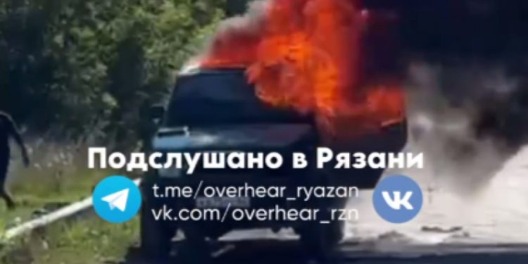 В Михайловском районе загорелся внедорожник