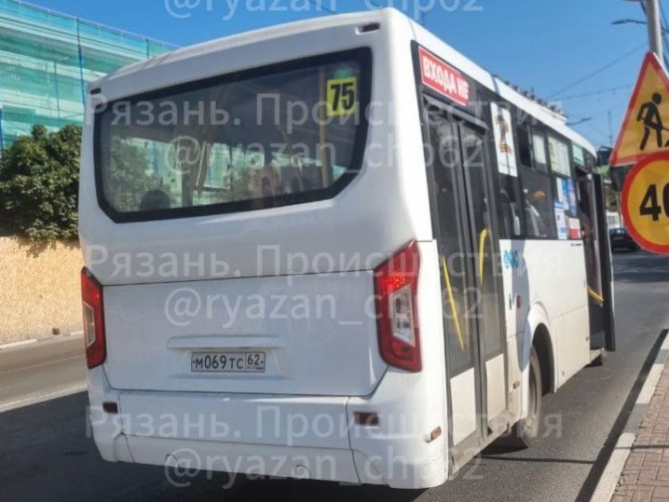 Горожане пожаловались на опасную в рязанской маршрутке №75