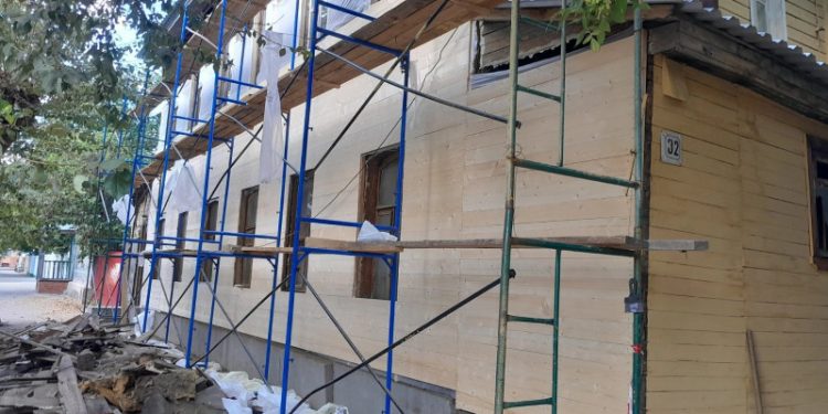 Рязанцы пожаловались на уничтожение резного декора на доме №32 по улице Кудрявцева