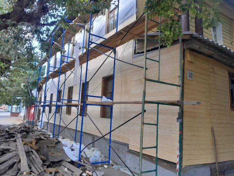 Рязанцы пожаловались на уничтожение резного декора на доме №32 по улице Кудрявцева