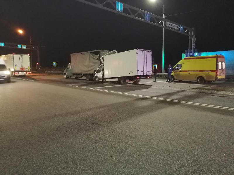 На рязанской дороге столкнулись два грузовика. Есть пострадавший