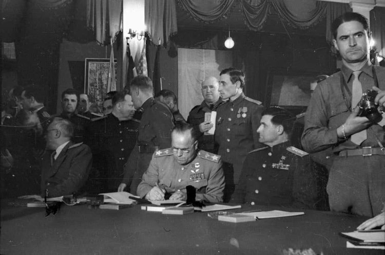 79 лет назад подписан Акт о капитуляции Германии