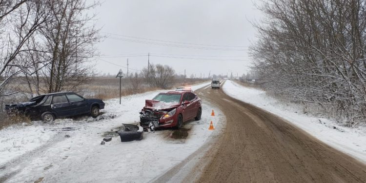 В ДТП в Скопинском районе пострадали три человека В ДТП в Скопинском районе пострадали три человека