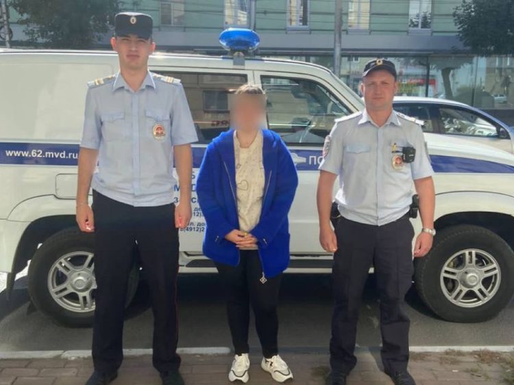 Полицейские успели отговорить рязанку от перевода почти 2 миллионов мошенникам